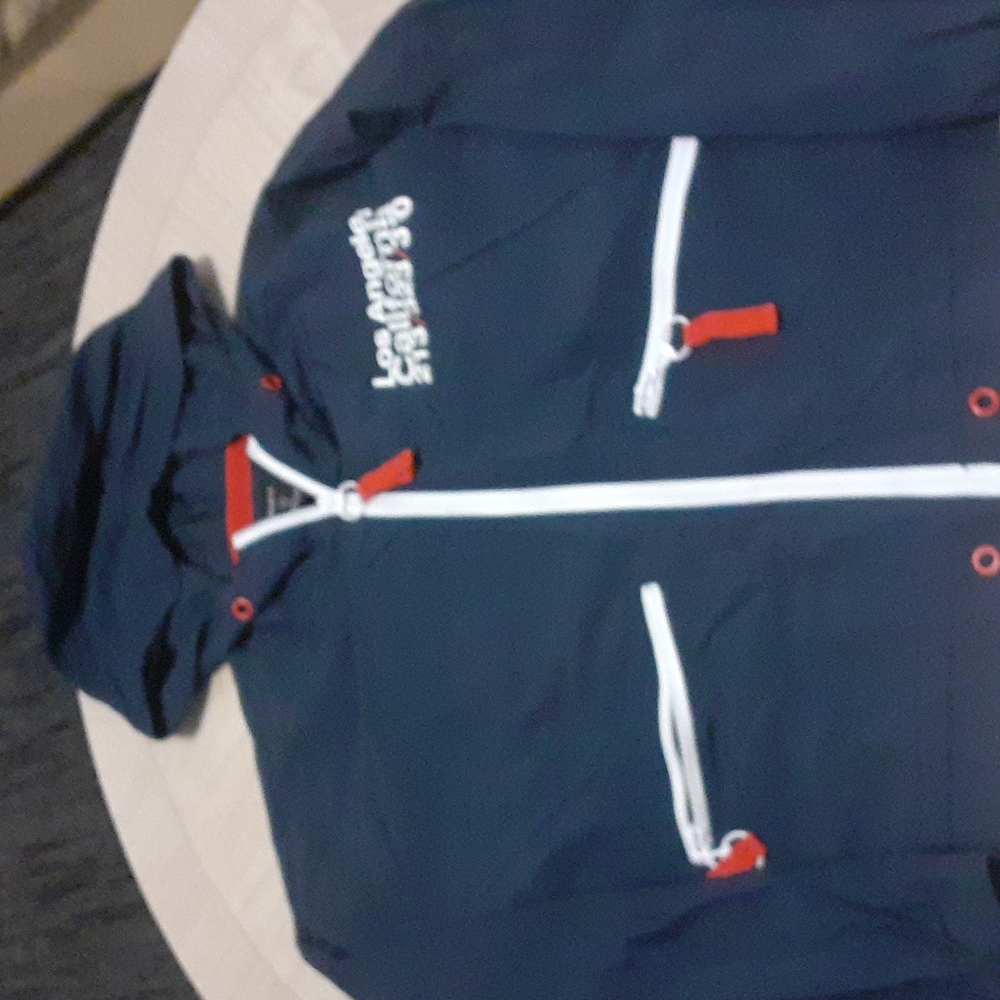 Cropped windbreaker